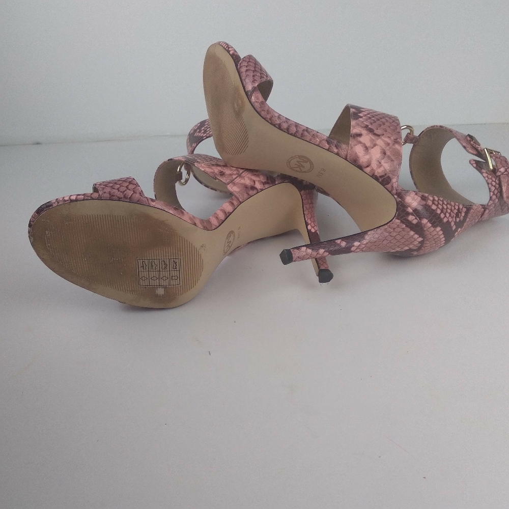 Michele Kors Amos ankle strap sandal in shell pink snake skin print size 8.5 M - Picture 14 of 16